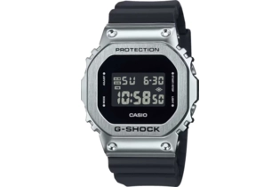 Часы Casio GM-5600U-1D кварцевые