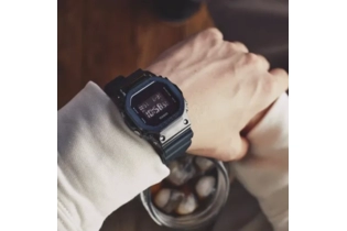 Часы Casio GM-5600UB-1D кварцевые