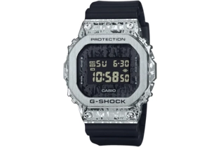 Часы Casio GM-5600GC-1D кварцевые